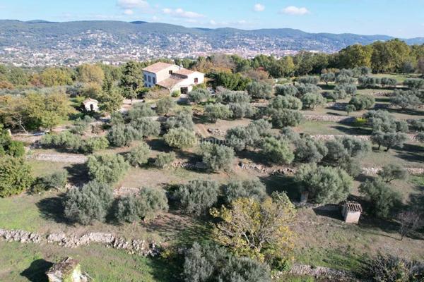 Vente Propriété 8 pièces 240 m2 à Draguignan