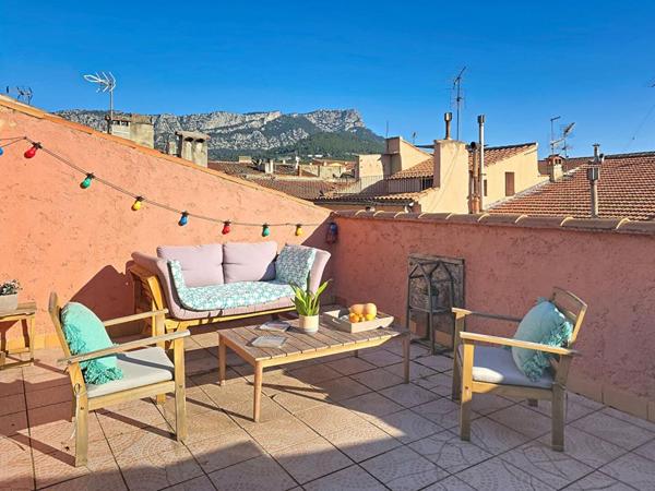 Maison de village - 130 m², au calme, vue sur les toits et le Coudon