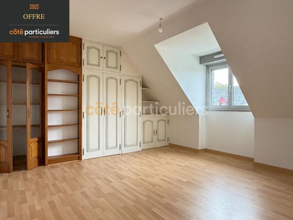 Vente
                Maison135 m² - 7 Pièces -
                    LAVAL (53000)