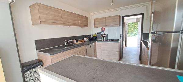 Maison bénéficiant d'une terrasse avec une superbe vue à Etampes, 3 chambres, jardin et garage