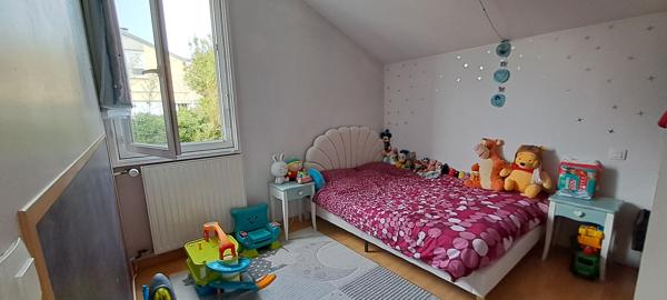 Maison bénéficiant d'une terrasse avec une superbe vue à Etampes, 3 chambres, jardin et garage
