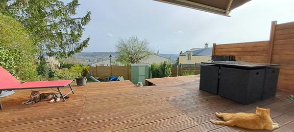 Maison bénéficiant d'une terrasse avec une superbe vue à Etampes, 3 chambres, jardin et garage