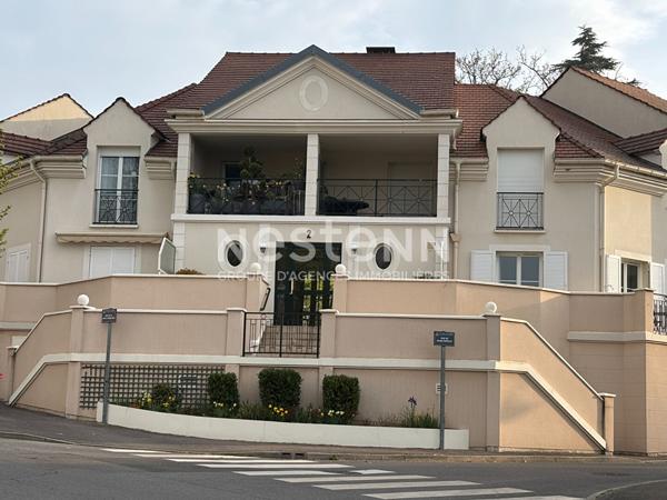 Nestenn Igny  Appartement de 50m², 2 pièces avec balcon, cave et grande place de parking privative, secteur SABLONS avec un accès PMR, proche des commerces de Place de la Ferme, de ligne RER V et des bus, proche des axes routiers A6/N118/A86