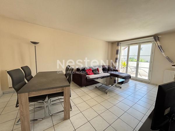 Nestenn Igny  Appartement de 50m², 2 pièces avec balcon, cave et grande place de parking privative, secteur SABLONS avec un accès PMR, proche des commerces de Place de la Ferme, de ligne RER V et des bus, proche des axes routiers A6/N118/A86
