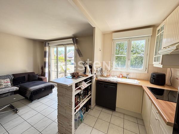 Nestenn Igny  Appartement de 50m², 2 pièces avec balcon, cave et grande place de parking privative, secteur SABLONS avec un accès PMR, proche des commerces de Place de la Ferme, de ligne RER V et des bus, proche des axes routiers A6/N118/A86