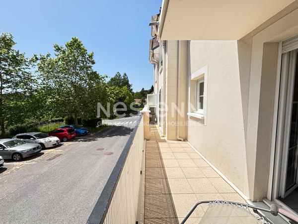 Nestenn Igny  Appartement de 50m², 2 pièces avec balcon, cave et grande place de parking privative, secteur SABLONS avec un accès PMR, proche des commerces de Place de la Ferme, de ligne RER V et des bus, proche des axes routiers A6/N118/A86