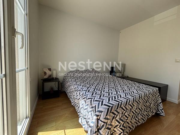 Nestenn Igny  Appartement de 50m², 2 pièces avec balcon, cave et grande place de parking privative, secteur SABLONS avec un accès PMR, proche des commerces de Place de la Ferme, de ligne RER V et des bus, proche des axes routiers A6/N118/A86