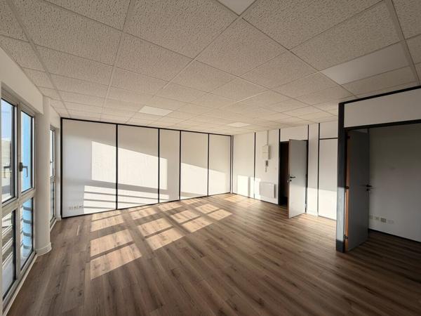 A VENDRE IMMEUBLE DE BUREAUX DE 1010M² - POITIERS TECHNOPOLE DU FUTUROSCOPE