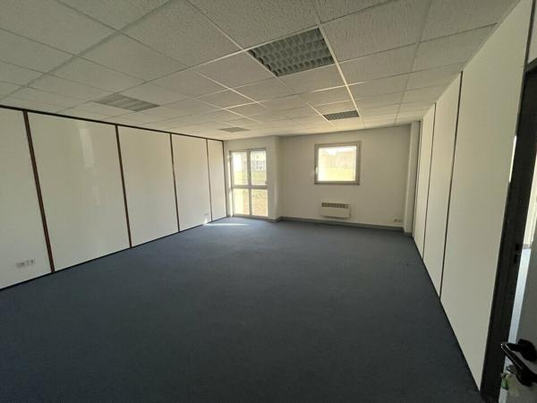 A VENDRE IMMEUBLE DE BUREAUX DE 1010M² - POITIERS TECHNOPOLE DU FUTUROSCOPE