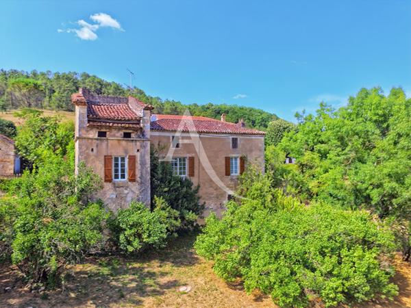 Maison et grange en pierre à rénover