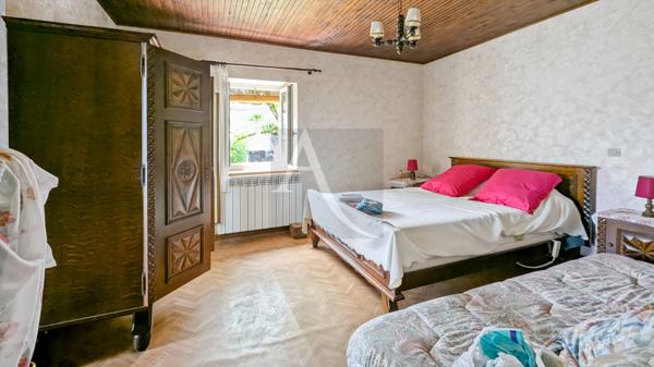 Maison et grange en pierre à rénover