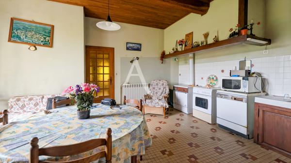 Maison et grange en pierre à rénover