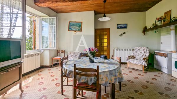 Maison et grange en pierre à rénover