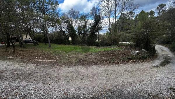 Vente Terrain 1272 m2 à Prades-le-Lez