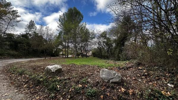 Vente Terrain 1272 m2 à Prades-le-Lez
