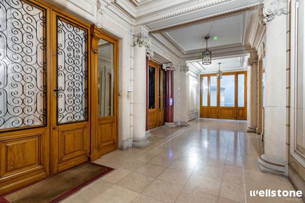LOCAUX SANS TVA !