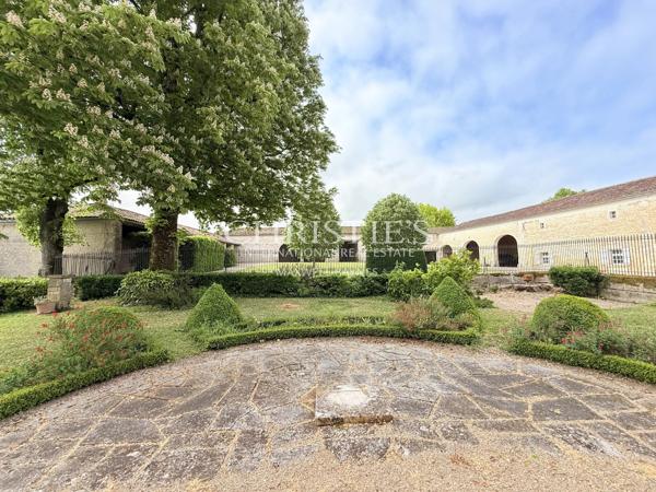 Un domaine de caractère au potentiel de maison d’hôtes rare — Au cœur du pays du Cognac