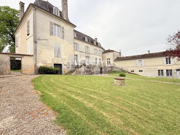 Un domaine de caractère au potentiel de maison d’hôtes rare — Au cœur du pays du Cognac