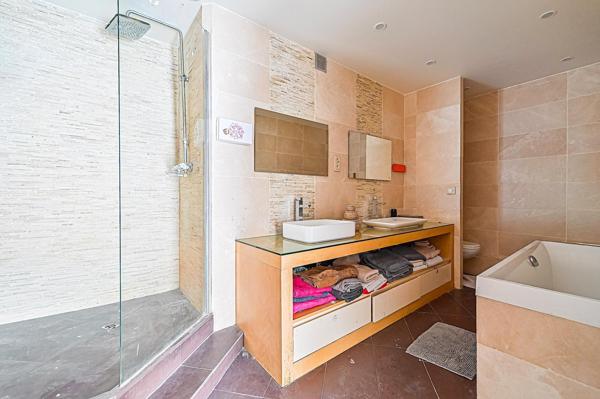 94160 - SAINT MANDE CENTRE - Bel appartement - Grand balcon - 2 Parkings