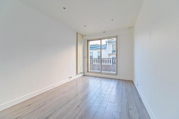 94160 - SAINT MANDE CENTRE - Bel appartement - Grand balcon - 2 Parkings