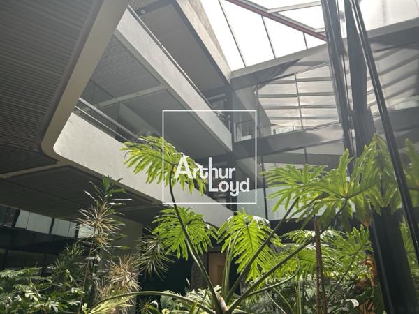 Bureaux à louer à Toulouse dans zone industrielle avec parking et visibilité