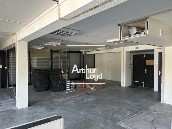 Bureaux à louer à Toulouse dans zone industrielle avec parking et visibilité