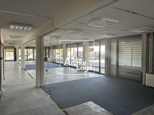 Bureaux à louer à Toulouse dans zone industrielle avec parking et visibilité