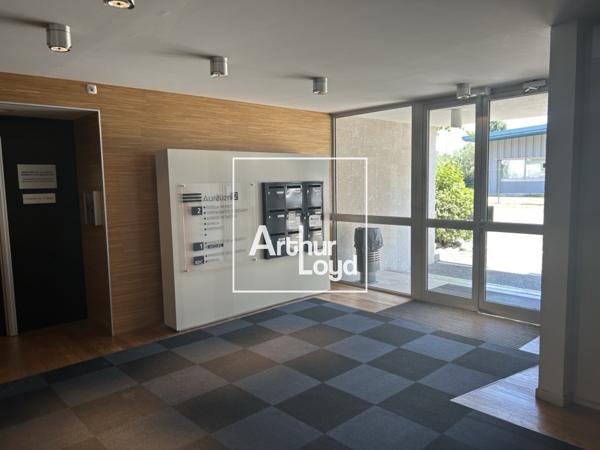 Bureaux à louer à Toulouse dans zone industrielle avec parking et visibilité