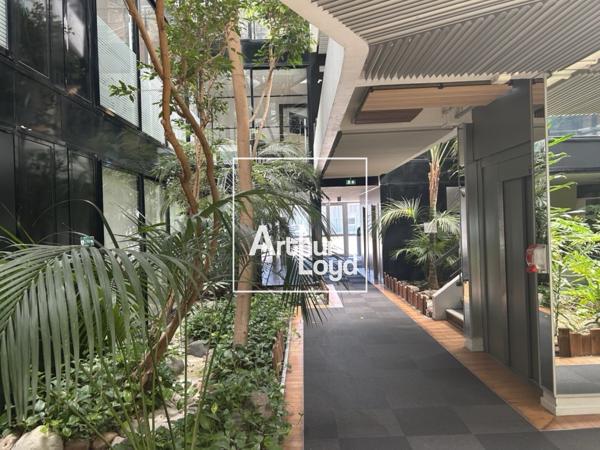 Bureaux à louer à Toulouse dans zone industrielle avec parking et visibilité