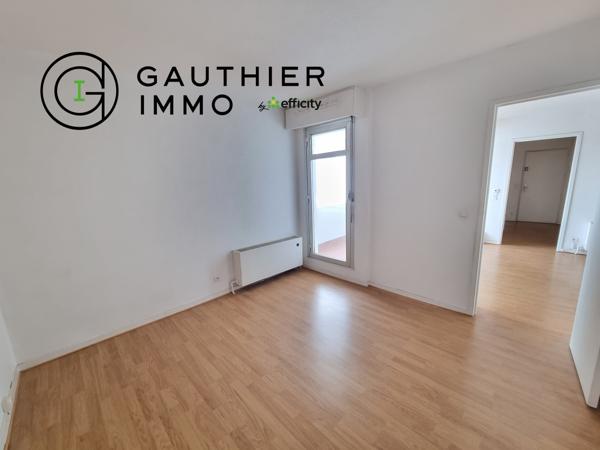 Appartement
         3 pièces
        - 57 m² 400 000 € *
