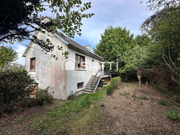 Maison sur sous sol complet, superbe jardin arboré