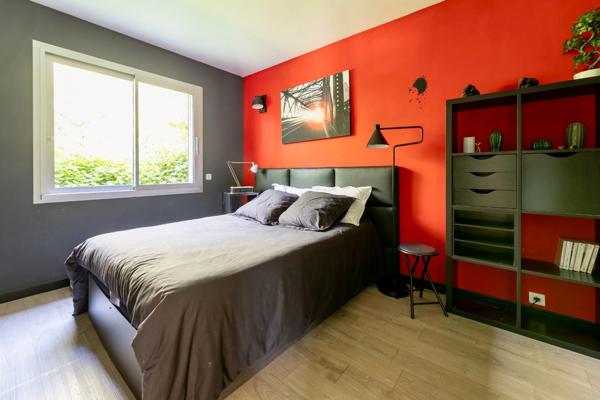 La villa Lagon - villa de plain pied de plus de 270 m2 sur un terrain paysagé de 2400 m2 avec piscine