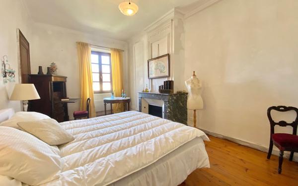 Maison à vendre    6 pièces •  Preignac