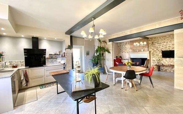 Maison à vendre    6 pièces •  Preignac