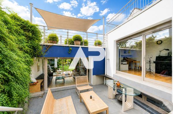 Maison Rueil-Malmaison 8 pièce(s) 247m2 1 690 000 € **  - Référence  20005