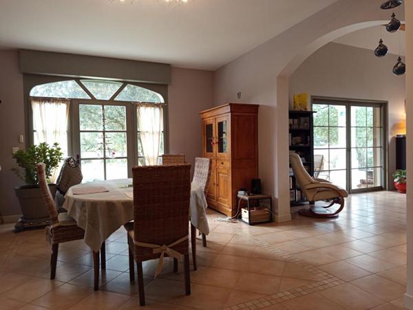 Villa 194m² sur 4500m² de terrain avec piscine Grignan 659 000HAI