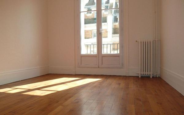 Appartement à louer    2 pièces • 44,72 m2 Issy-les-Moulineaux