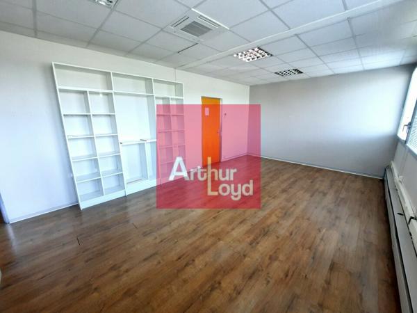 BUREAUX A LOUER COURNON D'AUVERGNE 74M²