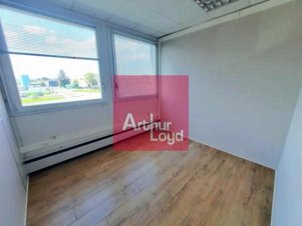 BUREAUX A LOUER COURNON D'AUVERGNE 74M²