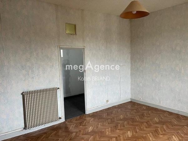 Appartement à LAVAL, 53000 - 2 pièces 52m²