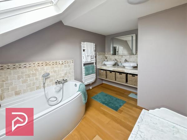 Demeure 8 pièces 230 m2