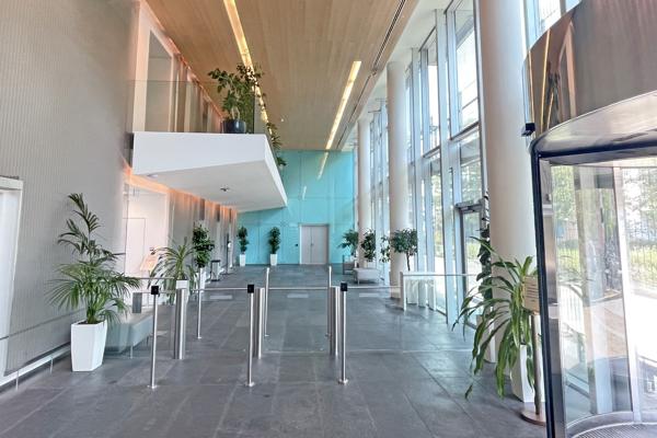 Immeuble de bureaux bénéficiant de belles prestations, à Suresnes, terrasse privative possible