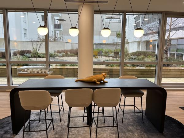 Immeuble de bureaux bénéficiant de belles prestations, à Suresnes, terrasse privative possible