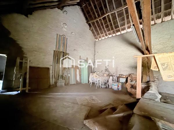 Maison d'habitation 3 pièces avec garage et grange