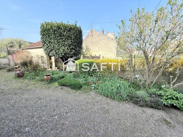 Maison d'habitation 3 pièces avec garage et grange
