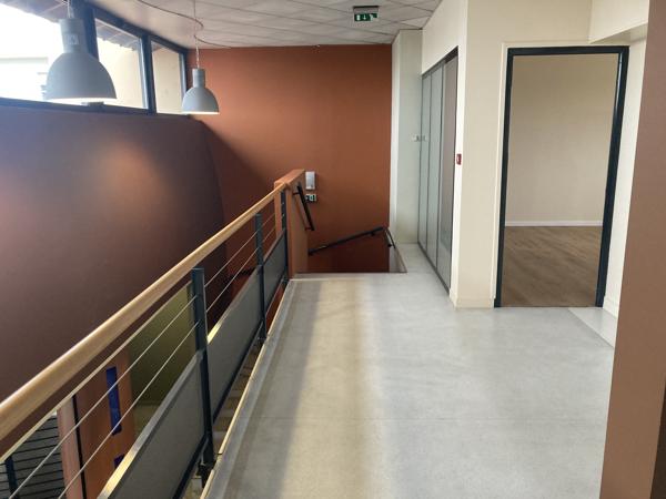 Secteur Mâcon Sud - Bureaux à louer Crêches sur Saône, visibilité exceptionnelle sur la Route Nationale