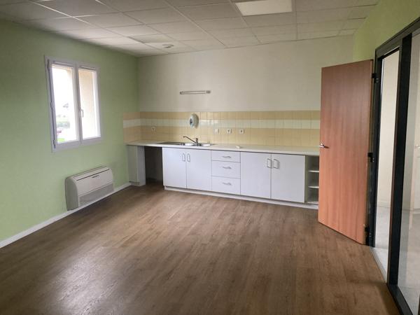 Secteur Mâcon Sud - Bureaux à louer Crêches sur Saône, visibilité exceptionnelle sur la Route Nationale