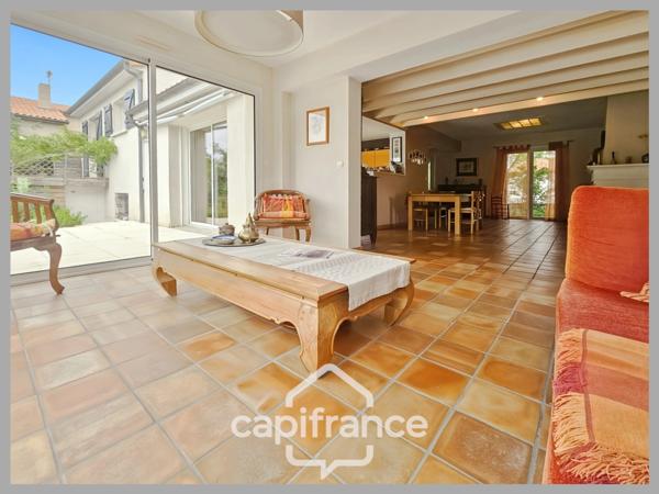 Maison à vendre 7 pièces, 180 m² BUXEROLLES (86), 5 chambres, 2 bureaux, piscine....