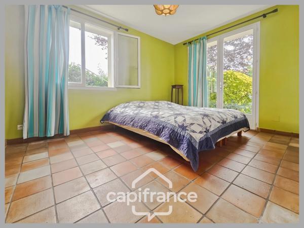 Maison à vendre 7 pièces, 180 m² BUXEROLLES (86), 5 chambres, 2 bureaux, piscine....