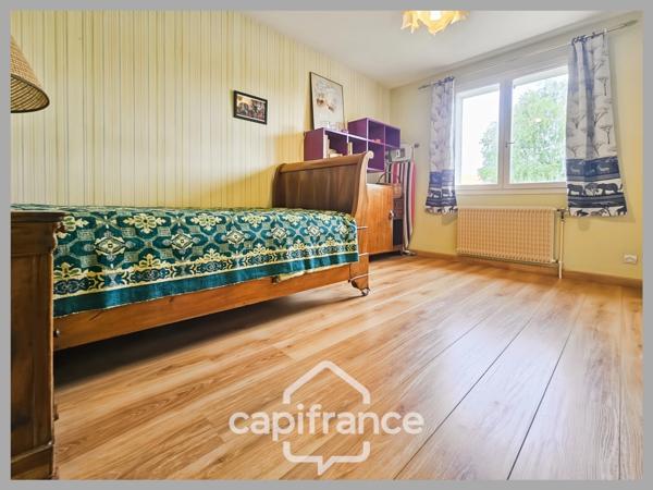 Maison à vendre 7 pièces, 180 m² BUXEROLLES (86), 5 chambres, 2 bureaux, piscine....